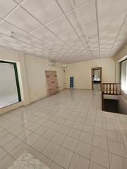 Lloguer Local Comercial a Playa Levante. Local en alquiler en benidorm