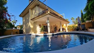 Xalet a L´Albir. Chalet con piscina privada en albir