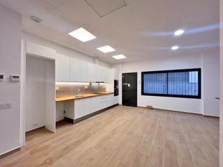 Pis a Santa Maria-l´Eixample-Sud Sumella. Planta baja en venta en cubelles pueblo.