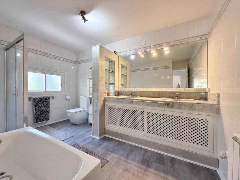 Foto 28deb7f9-a5a3-4dde-b6db-d3807236e559. Casa amb calefacció piscina a Levantina - Montgavina - Quintmar Sitges