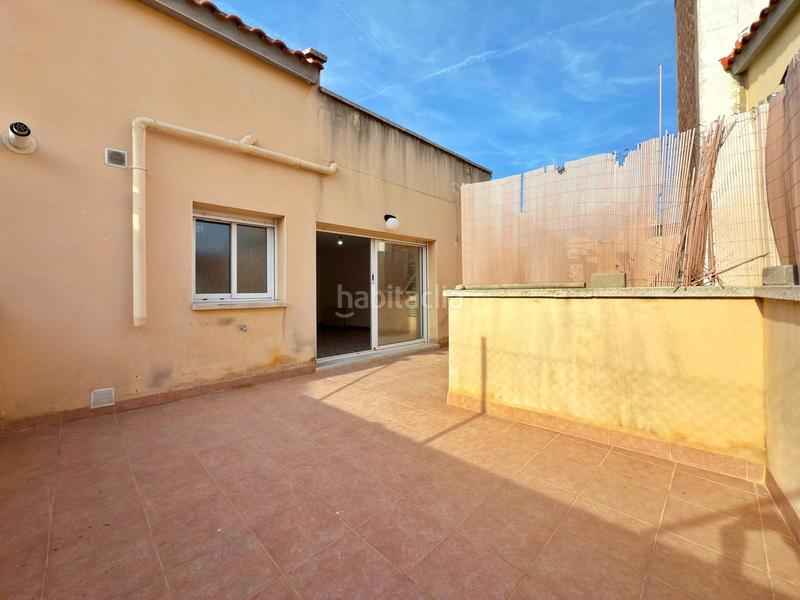Foto 47a130f7-a0e2-4292-a9fe-8943a4e1bdb0. Dúplex  en venta centro pueblo en el castell de Cubelles Cubelles