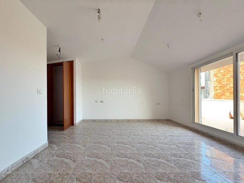 Foto 5f1007ef-2298-4732-8aa3-5d59fceab4b3. Dúplex  en venta centro pueblo en el castell de Cubelles Cubelles