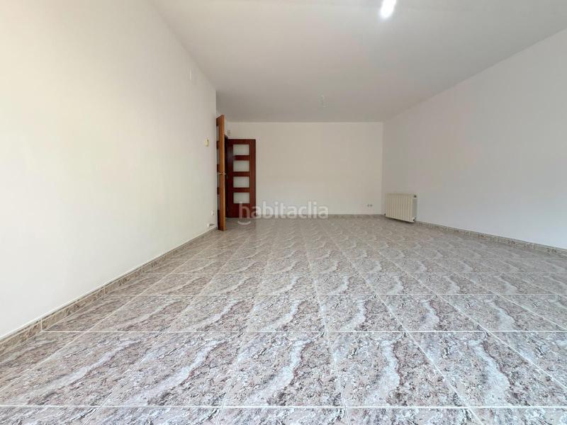 Foto c7a7bb0b-1460-45c3-91ab-f251d228a1f0. Dúplex  en venta centro pueblo en el castell de Cubelles Cubelles