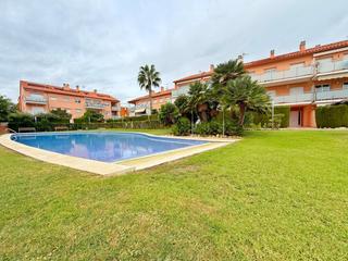 Etagenwohnung in Les Salines-Pla de Sant Pere. Piso en venta en cubelles  la mota de sant pere