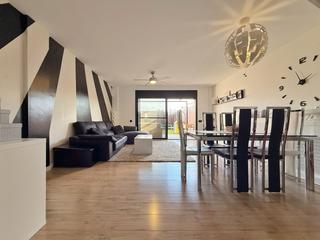 Casa adossada a Santa Maria. Casa adosada en venta en vilanova i la geltrú  santa maría