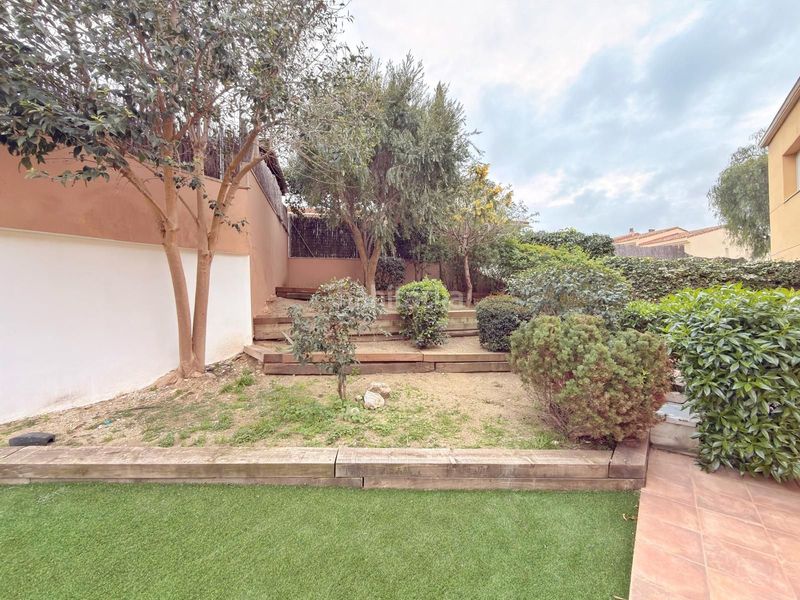Foto 7118ad96-6b90-4805-939c-40172cb45dff. Casa adossada amb calefacció piscina a Santa Maria-l´Eixample-Sud Sumella Cubelles