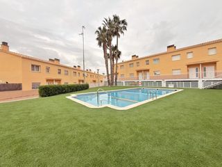 Casa a schiera in Santa Maria-l´Eixample-Sud Sumella. Casa adosada en venta en cubelles  santa maría