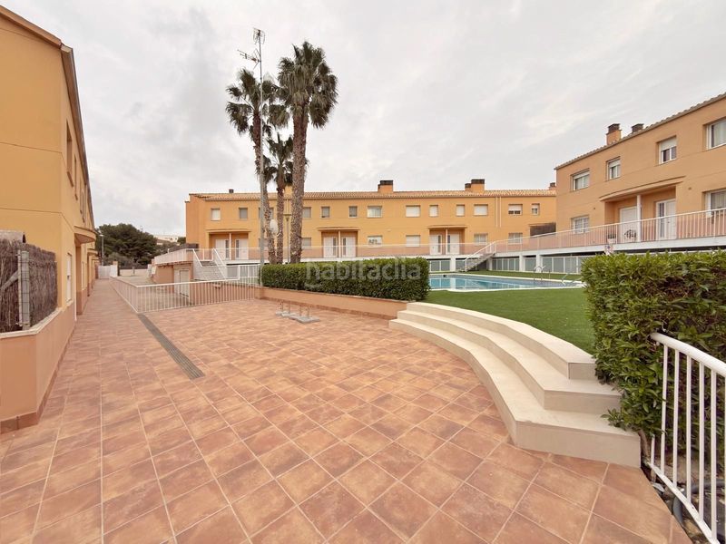 Foto df9e194b-d92e-49a5-87b2-e92a72a4e489. Casa adossada amb calefacció piscina a Santa Maria-l´Eixample-Sud Sumella Cubelles