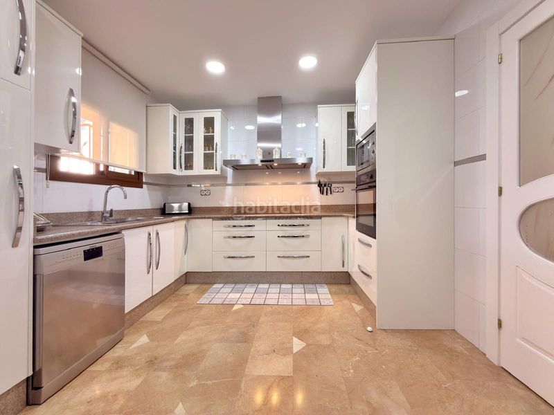 Foto 7e4c5851-9b28-498f-94a2-94952ba6bd5a. Casa amb calefacció a Passeig Maragall Gavà