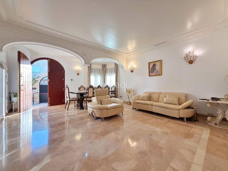 Foto 8ed05593-b312-43e9-b8f6-da884bddd16c. Casa amb calefacció a Passeig Maragall Gavà