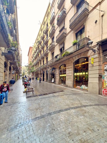 Foto 50ffb786-6061-4dde-9d9e-f5b8056224a5. Pis a Raval Barcelona