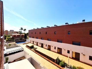 Casa adosada en Les Salines-Pla de Sant Pere. Casa en venta en cubelles  la mota de sant pere