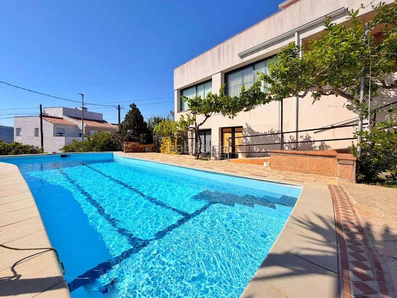 Foto 0ac6c813-02d4-4d3f-9ba5-60c70b201a11. Casa amb piscina a Canyelles