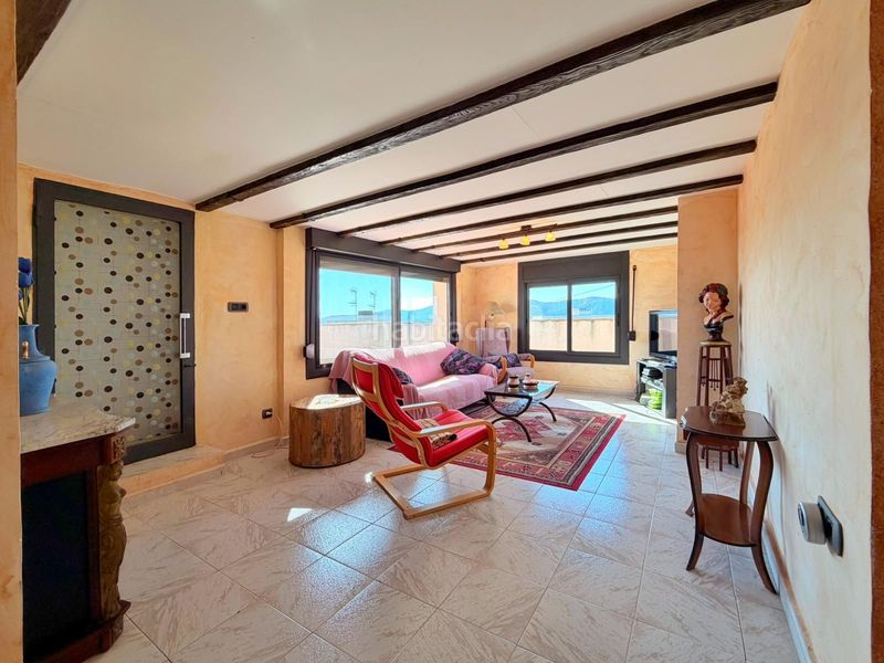 Foto 15d62969-d158-49ee-9017-9837e9239aea. Casa amb piscina a Canyelles