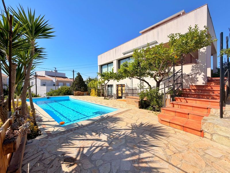 Foto 3885d079-789a-40af-b255-8c94570ccfb2. Casa amb piscina a Canyelles