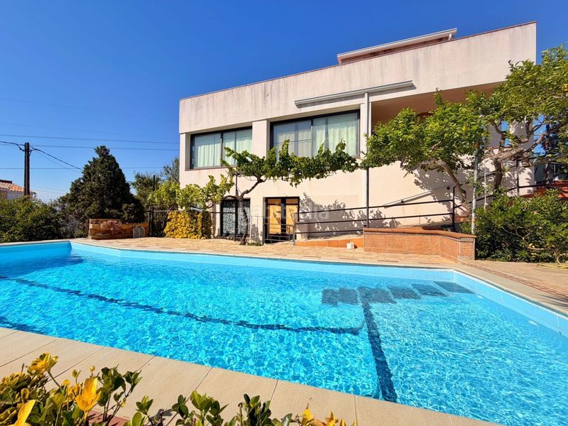 Foto 6d182c20-76b8-4885-a999-ee35d845e42f. Casa amb piscina a Canyelles