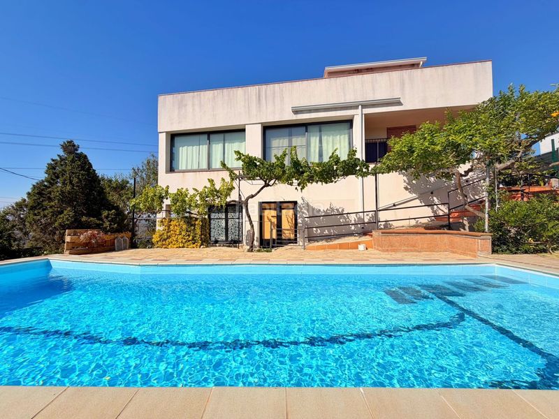 Foto 6fe81af0-f4e9-4aa5-bae7-3413543cfe51. Casa amb piscina a Canyelles