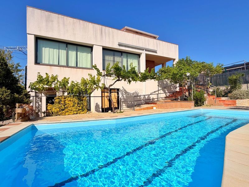 Foto 99ea3634-9eac-4ac9-b0d3-fa6fbe8245aa. Casa amb piscina a Canyelles