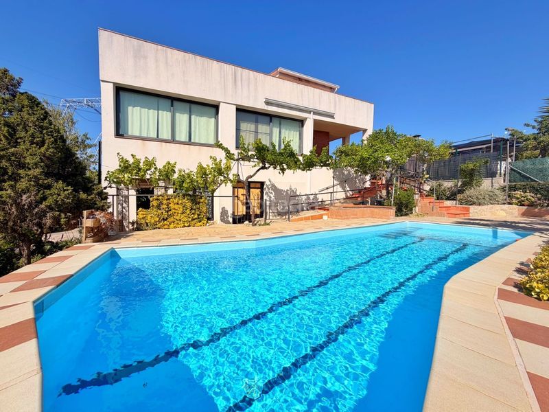 Foto a20a0cd5-352d-4151-84d5-cb5ba3d16d02. Casa amb piscina a Canyelles