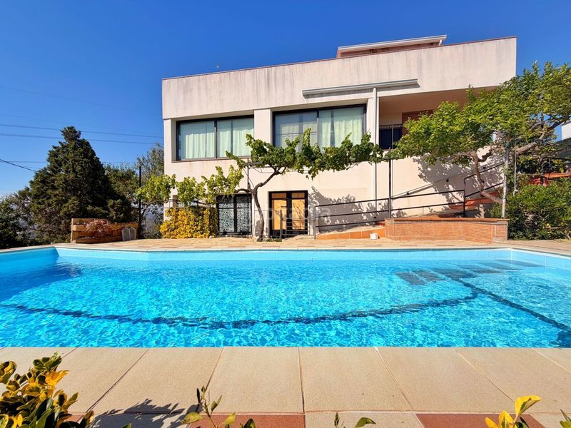 Foto ed4ad160-0407-41cb-b051-ba38efcade0d. Casa amb piscina a Canyelles