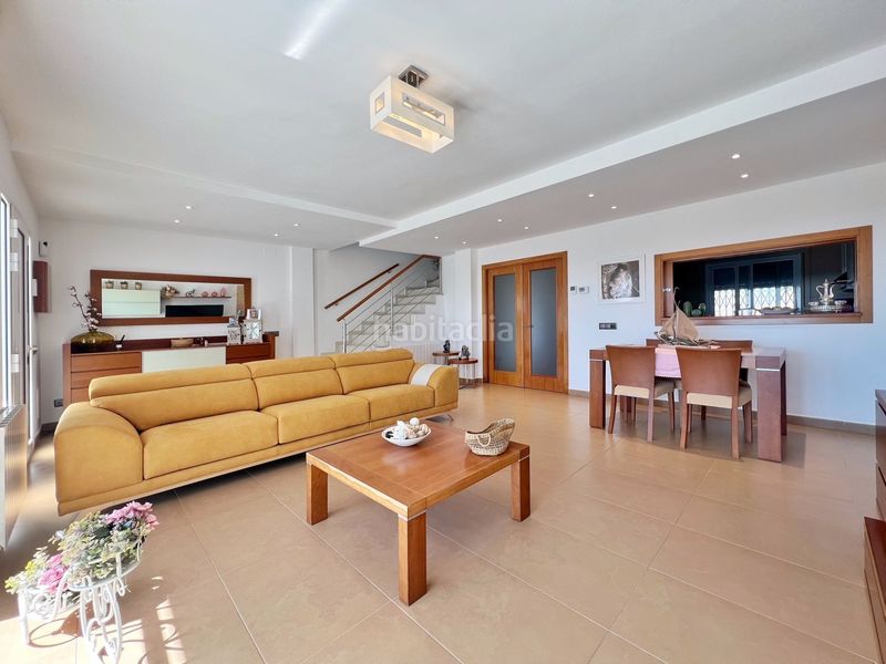 Foto d169b5e5-9523-44e2-96cf-d217ed2936e1. Casa adossada amb calefacció aparcament a Cunit residencial Cunit