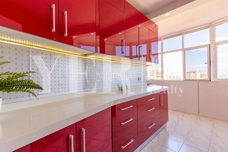 Foto a425dc37-6627-4cef-a331-a836a528c133. Piso en calle del curricán 27 vistas de ensueño en cabo huertas en Alicante