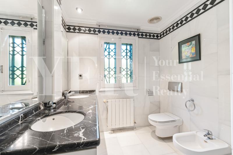 Foto 2baf26d1-dac1-4153-bb64-b3bf3f48cb60. Chalet con camino riscaldamento parcheggio piscina in Elche / Elx