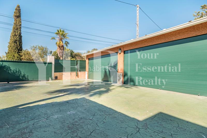 Foto 3d3b84bc-6885-46ac-9910-43c028fcc667. Chalet con camino riscaldamento parcheggio piscina in Elche / Elx