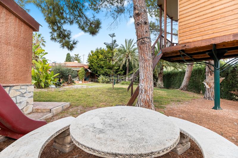 Foto 4605b16b-b6d0-4e90-9dcd-dafb263716d0. Chalet con camino riscaldamento parcheggio piscina in Elche / Elx