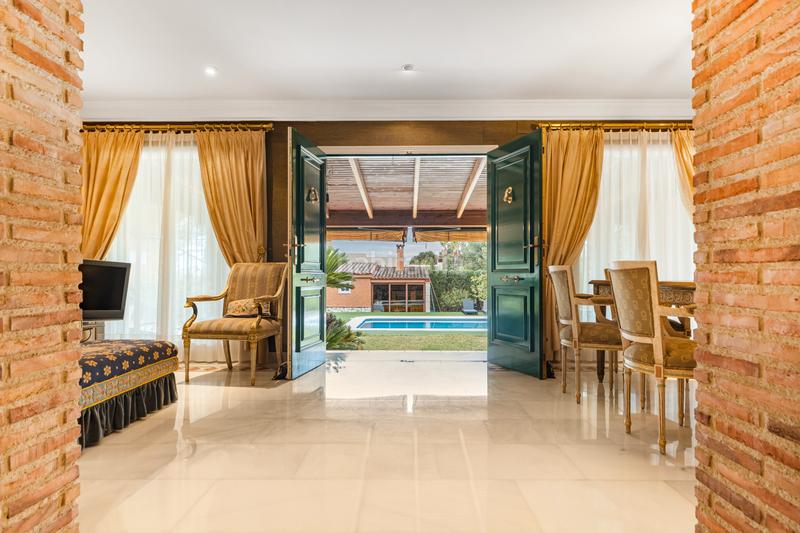 Foto 88398e8e-4eba-4c0d-914c-2e226a888824. Chalet con camino riscaldamento parcheggio piscina in Elche / Elx