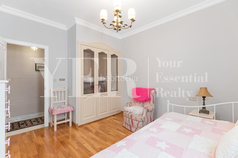 Foto bbaba621-75e4-49e1-b3b5-0786daa81d41. Chalet con camino riscaldamento parcheggio piscina in Elche / Elx