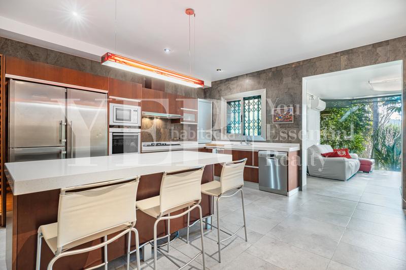 Foto bd8ff8f9-e1f4-4c2d-8dd4-d0fc138115ca. Chalet con camino riscaldamento parcheggio piscina in Elche / Elx