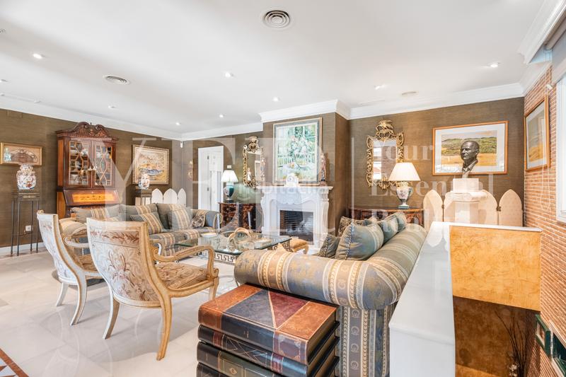 Foto d43b979e-a674-4aa1-a1cb-8c2b85b6937c. Chalet con camino riscaldamento parcheggio piscina in Elche / Elx