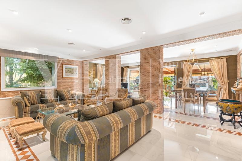 Foto f6e99797-67f0-4b5f-92f1-05ca54bb6add. Chalet con camino riscaldamento parcheggio piscina in Elche / Elx