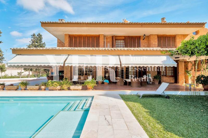 Foto ac2a231b-b29c-468c-a849-d1d84f73f9b2. Casa amb piscina a Santa Faz Alicante