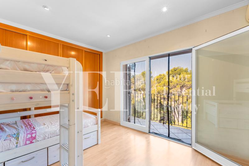 Foto 009a0417-818e-4183-b2f3-362faec88cb0. Chalet con piscina in Mascarat Altea