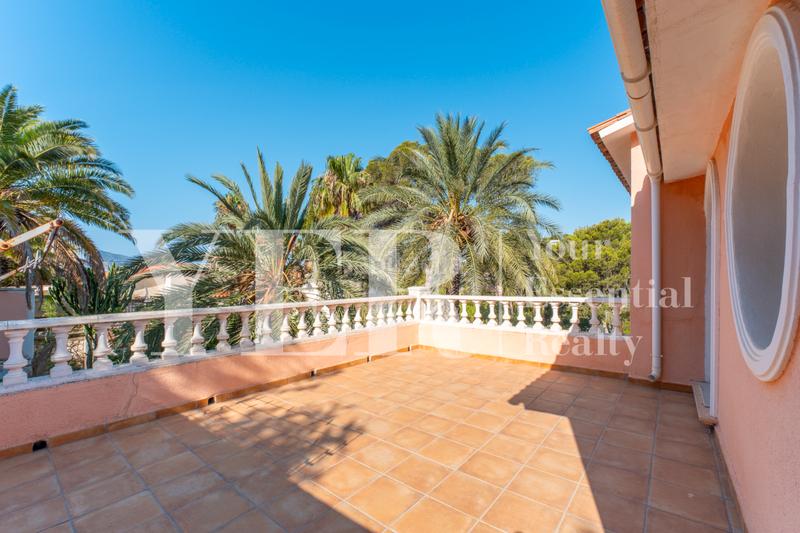 Foto 16241ec0-12ea-4f95-a36e-cebec6ab830e. Chalet con piscina in Mascarat Altea