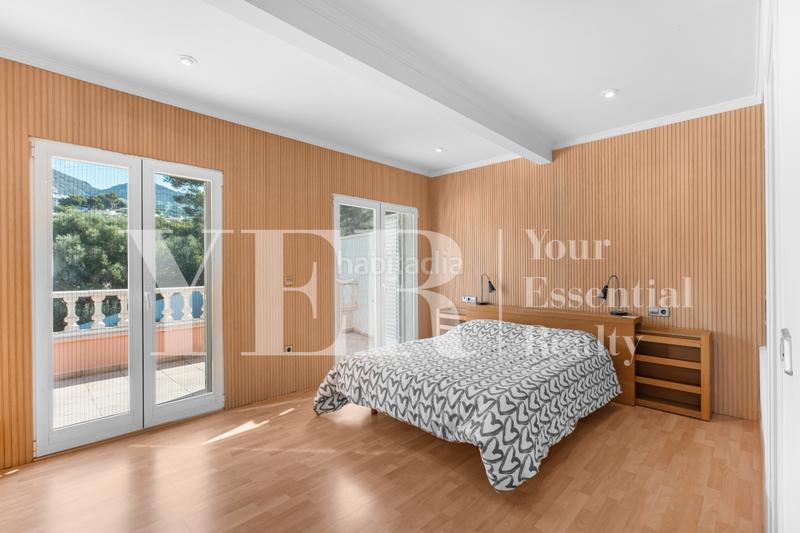 Foto 39fb915b-b389-4390-92a2-a7f055a9b860. Chalet con piscina in Mascarat Altea