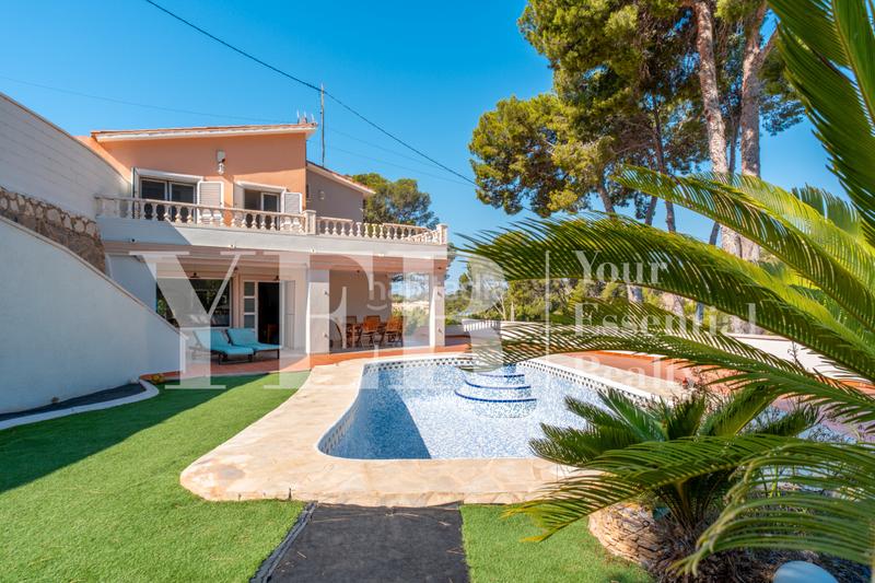 Foto 509b2ffb-5937-4e64-9c9b-255a8f96c88b. Chalet con piscina in Mascarat Altea