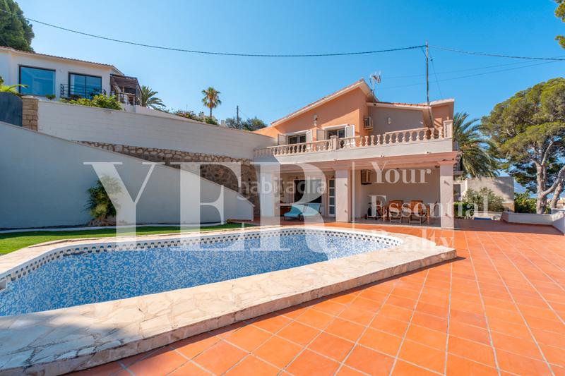 Foto 5526b4ac-98ce-4a0a-a3c0-46ad7590dabb. Chalet con piscina in Mascarat Altea