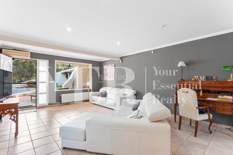 Foto 6910ef80-d181-4c72-94e9-b20d3ecbb5ef. Chalet con piscina in Mascarat Altea