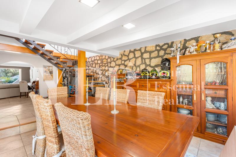 Foto 6b41e6d3-f36b-4551-99bc-1f22ac015a40. Chalet con piscina in Mascarat Altea