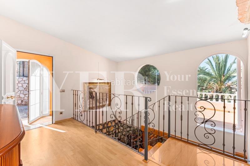 Foto 7e1892ba-ed91-4c6b-b298-1ff868044f5f. Chalet con piscina in Mascarat Altea