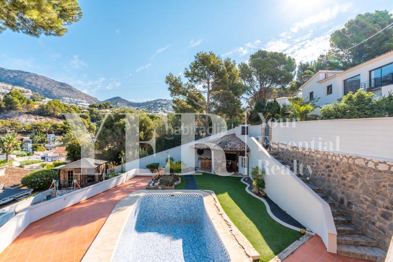 Foto b4d882b0-b4ed-4402-9d6a-9586f746d493. Chalet con piscina in Mascarat Altea