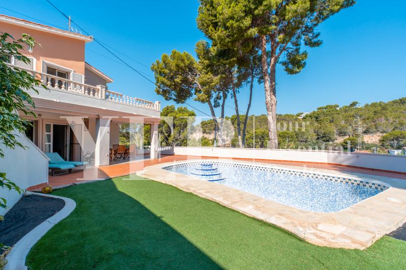 Foto b5a8124c-2342-4ef9-833b-afd0639ac08b. Chalet con piscina in Mascarat Altea