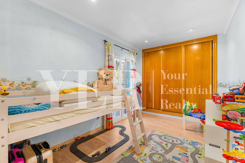 Foto c301e038-722a-4a4d-ae31-f51cd2b42fee. Chalet con piscina in Mascarat Altea