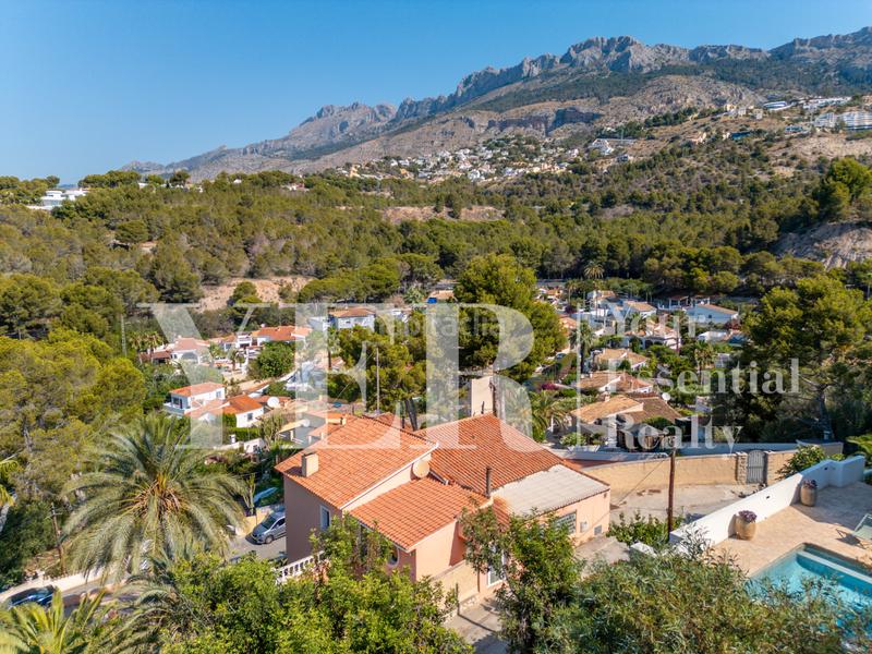 Foto eef15d6a-b495-4c43-b6f9-09b191c10a3c. Chalet con piscina in Mascarat Altea