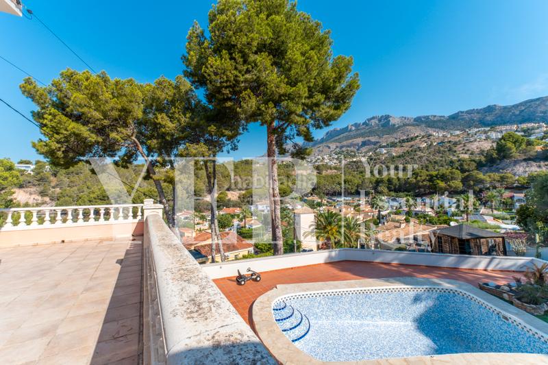 Foto f0598c32-8cf0-4aa1-891d-5fa14a2458e4. Chalet con piscina in Mascarat Altea