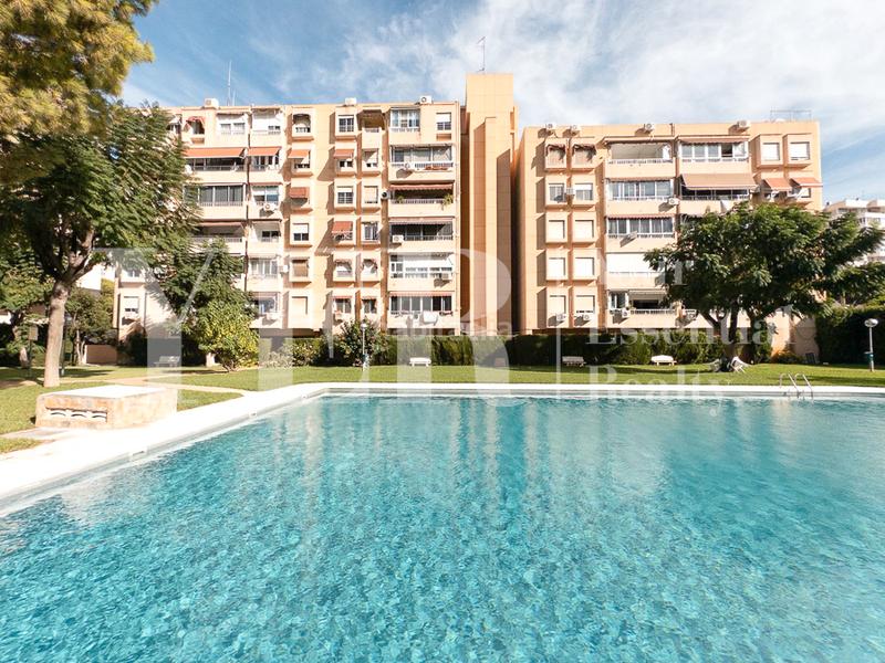 Foto 116d2c6d-81ec-47dd-8468-1fa19f9f47aa. Appartement dans calle arpón 3 dans Cabo de las Huertas Alicante