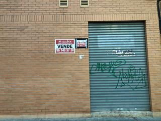 Local Comercial a Senyera 30. Local en venta en leliana  montepilar